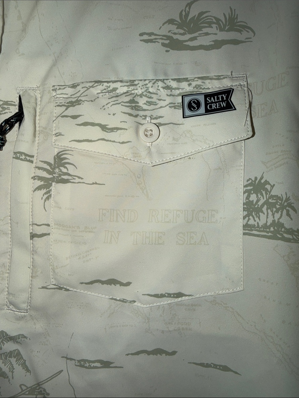 Men’s Salty Crew button up - Picture 5 of 6